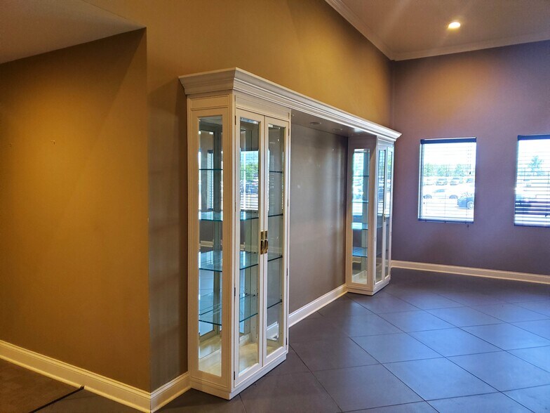 More Photos Of 4255 McKinley Pky, Hamburg Manufacturing For Lease