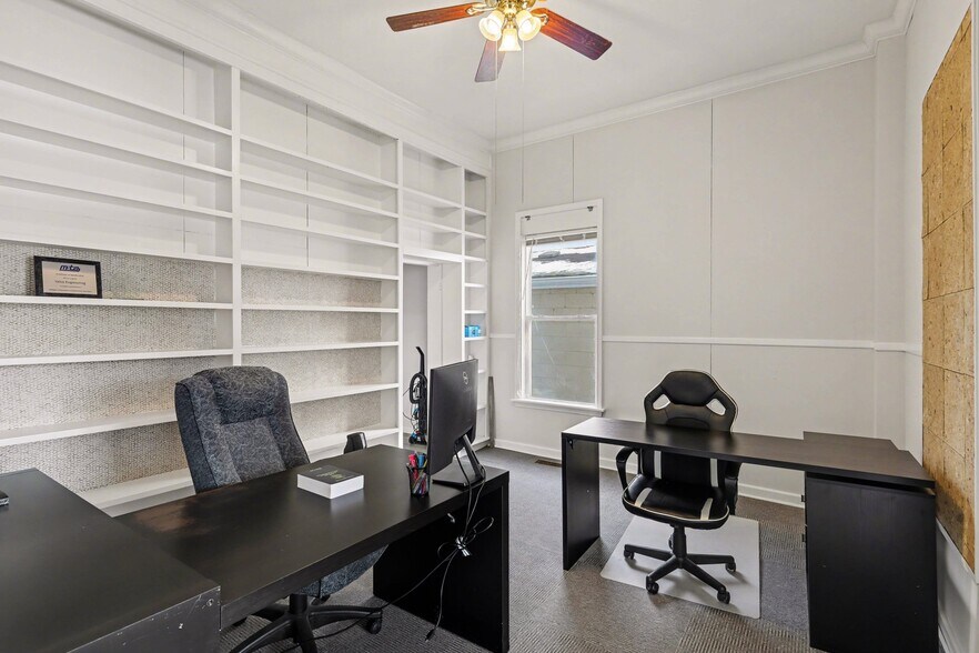 More Photos Of 1031 N Washington Ave, Lansing Office For Sale