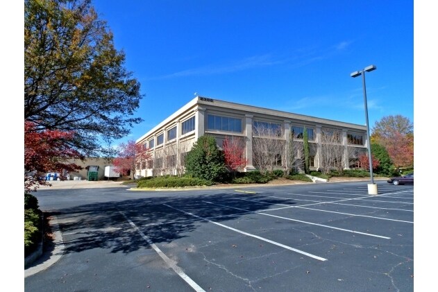 Primary Photo Of 2305 Newpoint Pky, Lawrenceville Warehouse For Lease