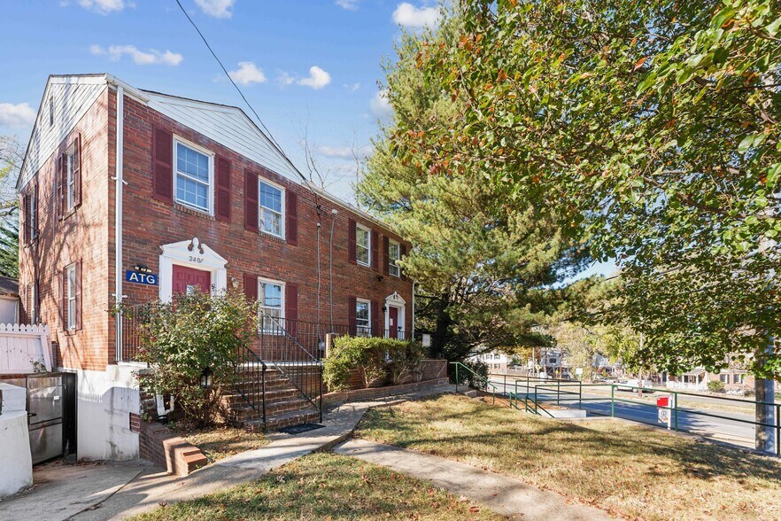 More Photos Of 5730 Biscayne dr, Alexandria Office For Sale