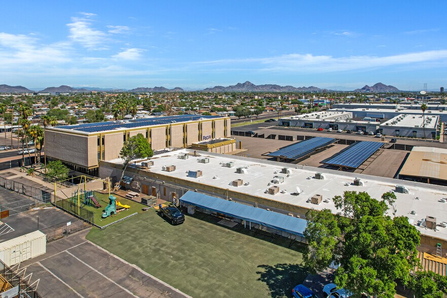 More Photos Of 3001 W Indian School Rd, Phoenix Office For Sale