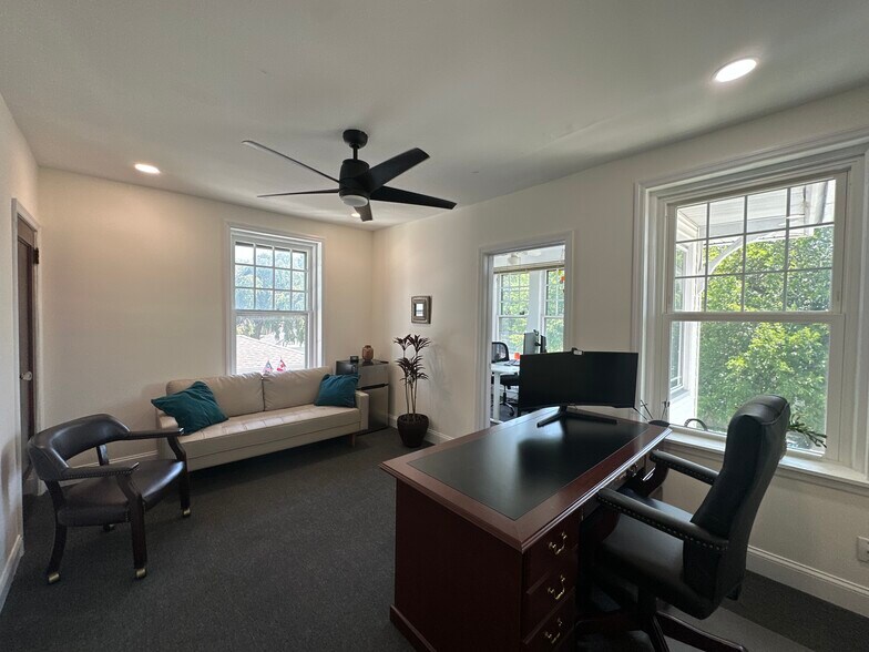 More Photos Of 600 S White Horse Pike, Audubon Medical For Lease