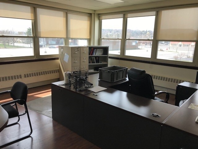 More Photos Of 3121 Pleasant Valley Blvd, Altoona Light Distribution For Lease