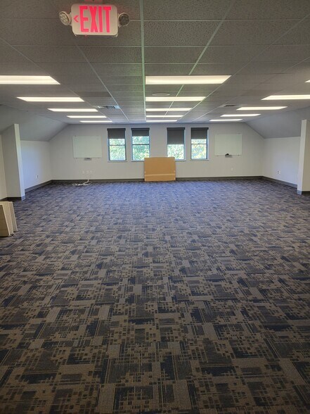 More Photos Of 333 Church St, Naugatuck Office For Sale