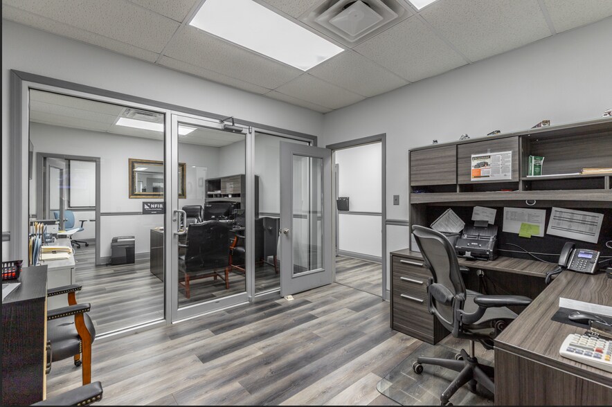 More Photos Of 403 Chickamauga Ave, Rossville Loft Creative Space For Lease