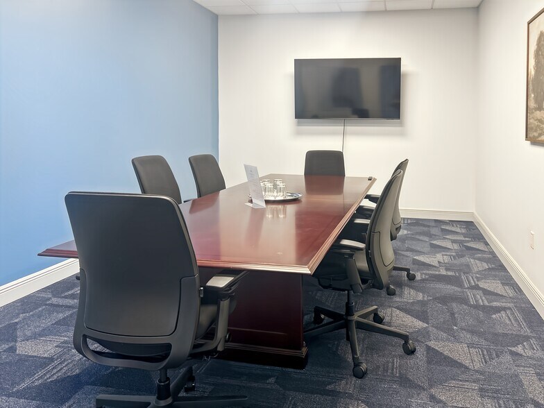 More Photos Of 3020 W New Haven Ave, Melbourne Coworking Space