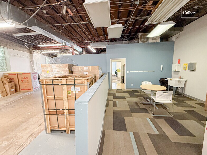 More Photos Of 2809 Banksville Rd, Pittsburgh Light Manufacturing For Lease