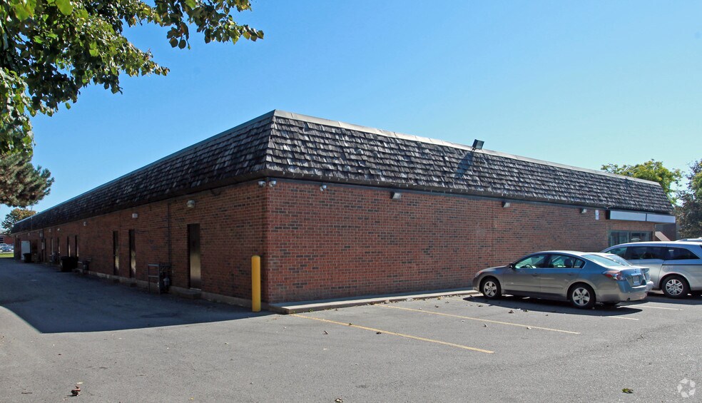 More Photos Of 750 Oklahoma Dr, Pickering General Retail For Lease