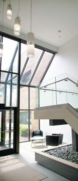 More Photos Of 12755 Olive Blvd, Creve Coeur Office For Lease