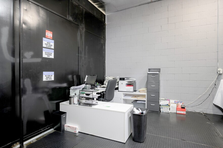 More Photos Of 3210 N San Fernando Blvd, Burbank Warehouse For Sale