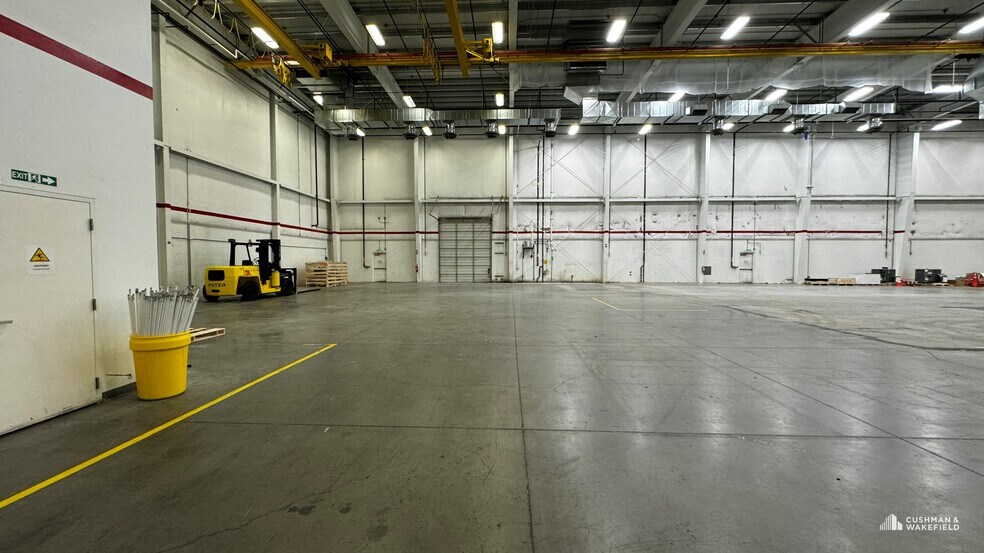More Photos Of 31815 Great Western Dr, Windsor Manufacturing For Lease