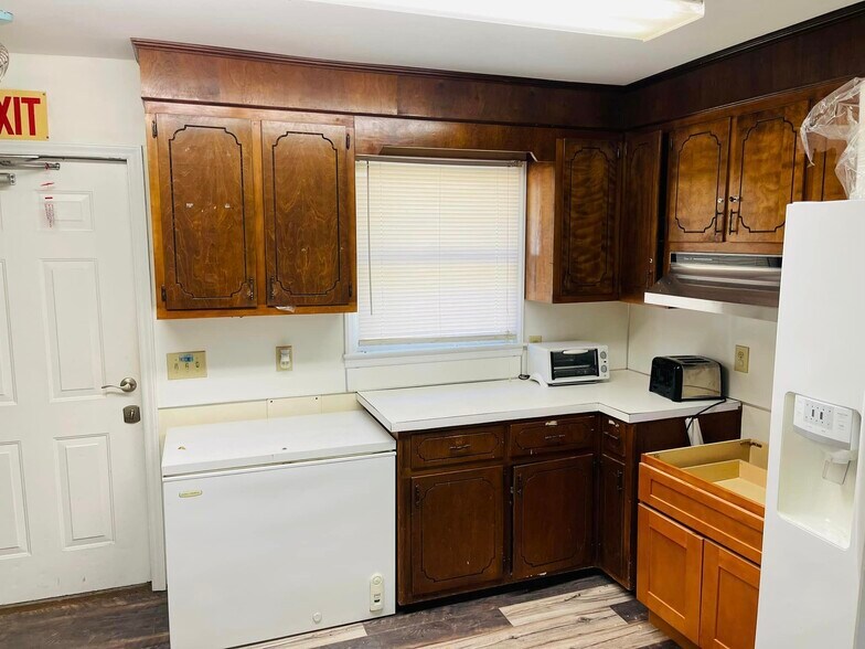 More Photos Of 301 W Main St, Stoneville Office For Sale