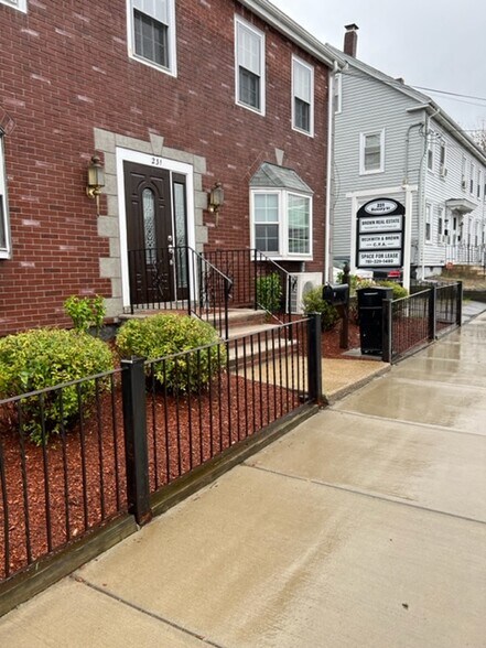 More Photos Of 231 Bussey St, Dedham Office For Lease