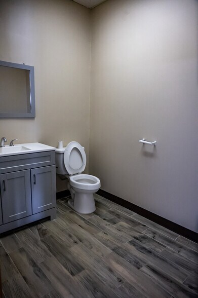 More Photos Of 203-207 SW C Ave, Lawton General Retail For Lease