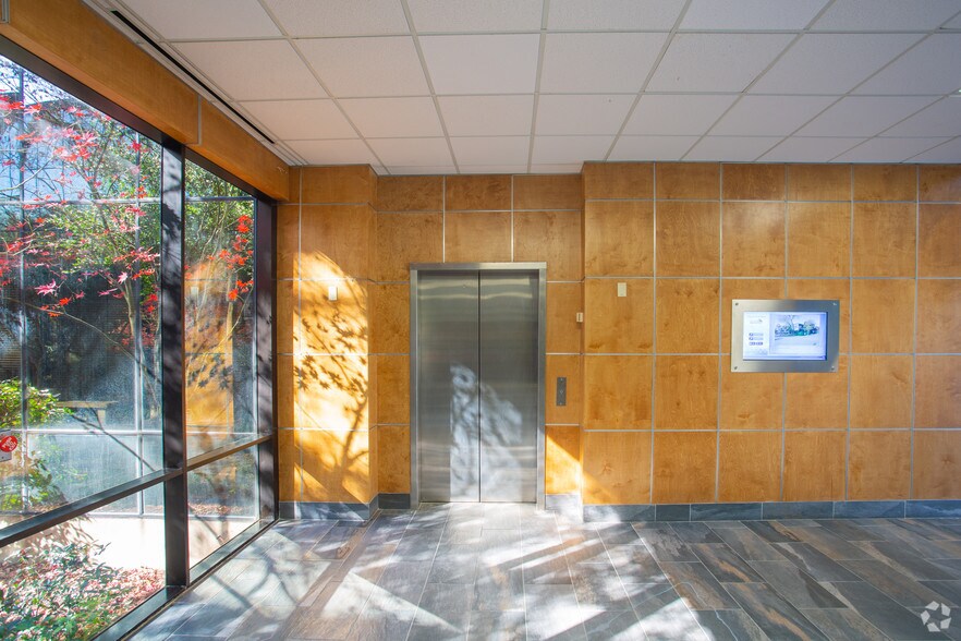 More Photos Of 1230 River Bend Dr, Dallas Unknown For Lease