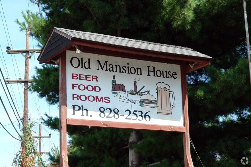 More Photos Of 641 Old Elm St, Conshohocken Bar For Lease
