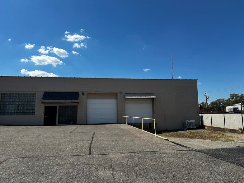 More Photos Of 2230 Gilbert Ave, Cincinnati Warehouse For Sale