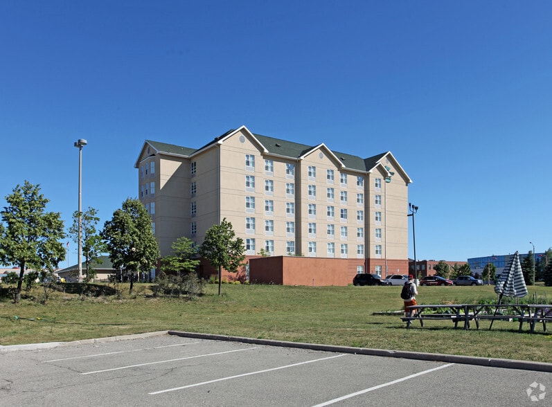 More Photos Of 30-110 Courtneypark Dr, Mississauga Unknown For Lease