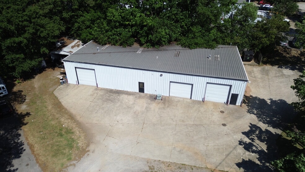Primary Photo Of 110 Ileagnes Rd, Raleigh Flex For Lease