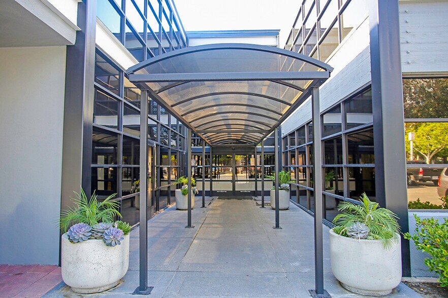 More Photos Of 2102 Business Center Dr, Irvine Coworking Space