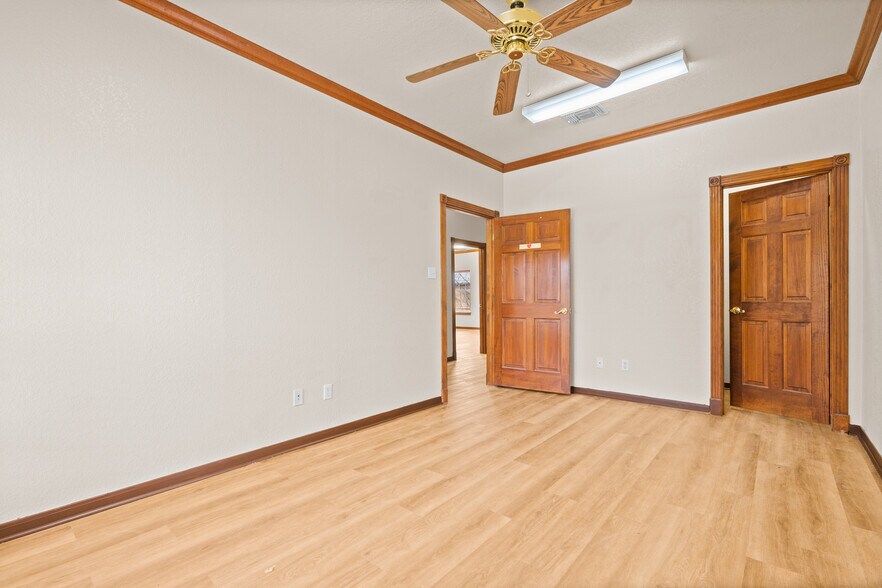 More Photos Of 1218 S Presa St, San Antonio Office Residential For Lease