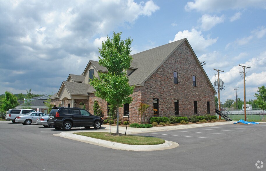 More Photos Of 6323 Ranch Dr, Little Rock Office For Lease