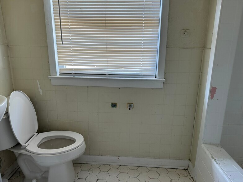 More Photos Of 555 E Boyd Dr, Baton Rouge Multifamily For Sale