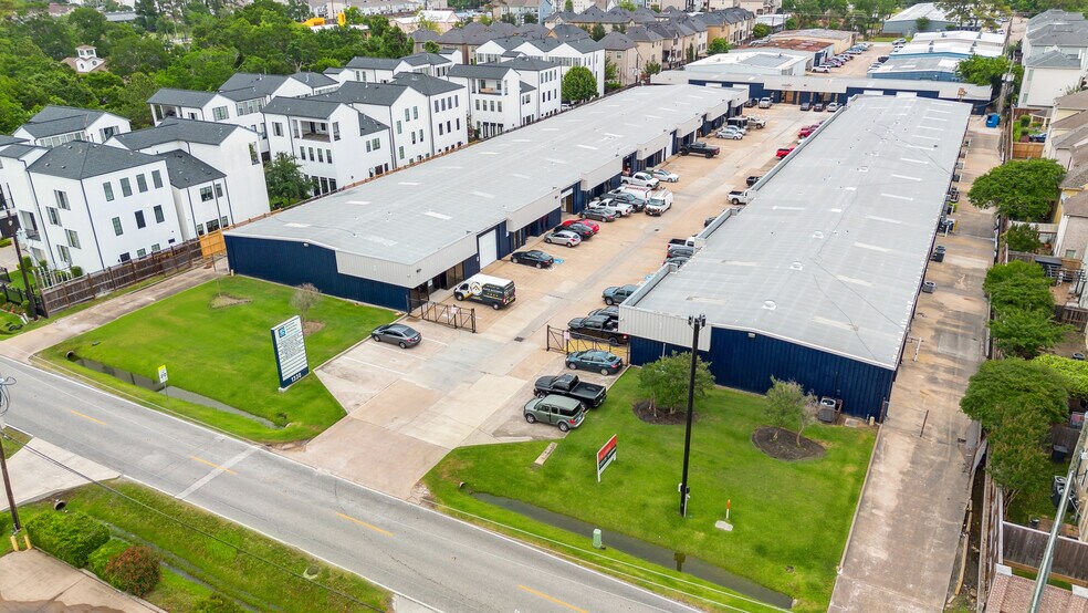 Primary Photo Of 1330 Sherwood Forest St, Houston Warehouse For Lease