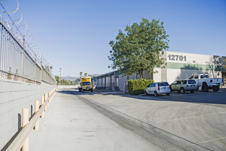 More Photos Of 12701 Van Nuys Blvd, Pacoima Warehouse For Lease
