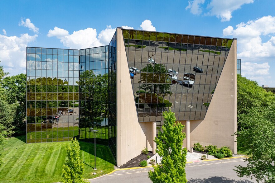 More Photos Of 555 Metro Pl N, Dublin Office For Lease