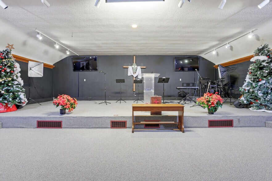 More Photos Of 768 S Broad St, Lancaster Religious Facility For Sale