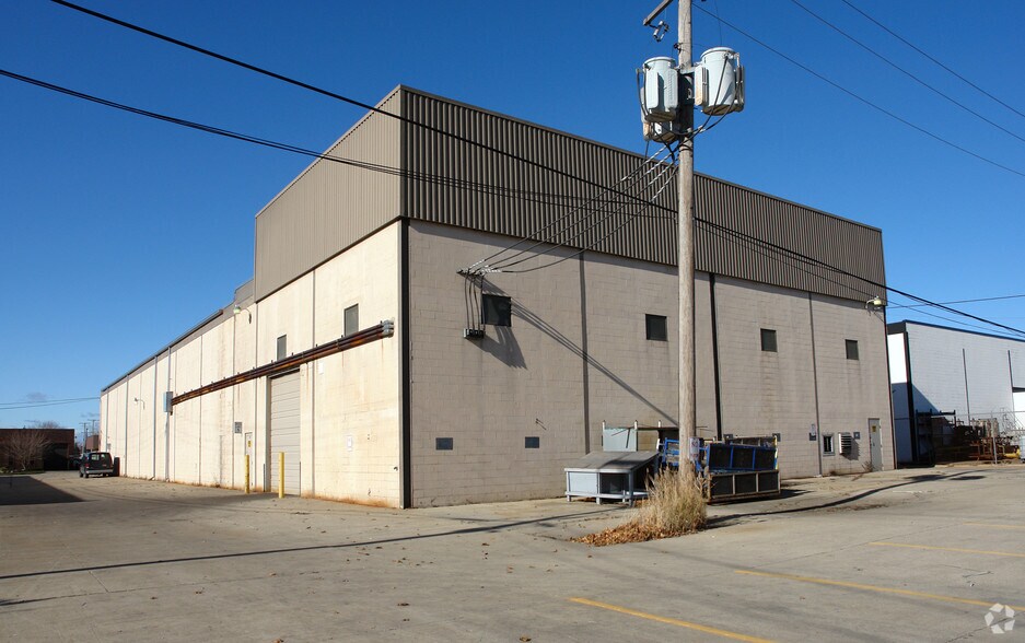 More Photos Of 33710 Riviera Dr, Fraser Warehouse For Sale