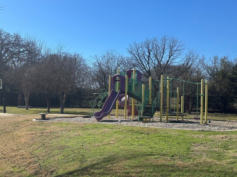 More Photos Of 300 Randol Mill Ave, Southlake Daycare Center For Sale