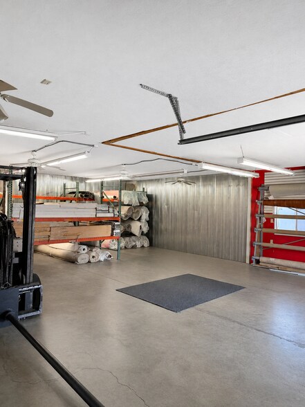 More Photos Of 301 Beech St, Connersville General Retail For Sale