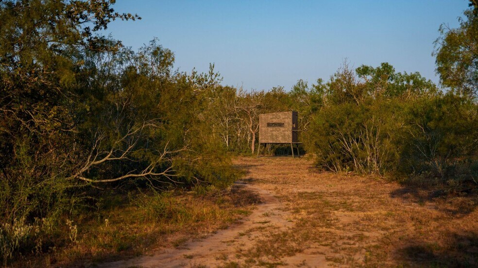 More Photos Of 879 County Road 421, Gonzales Land For Sale