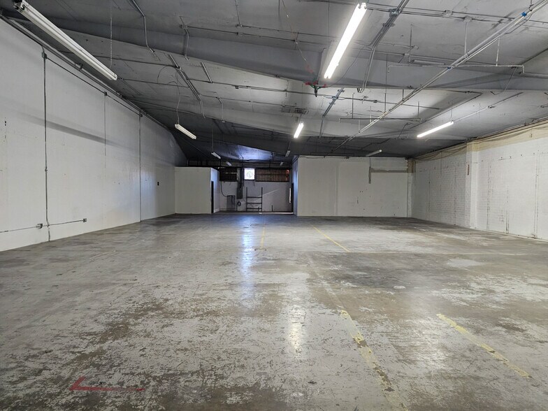 More Photos Of 540-564 S Crocker st, Los Angeles Industrial For Sale