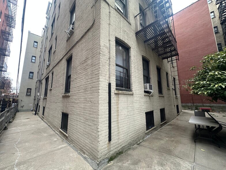 More Photos Of 3014 29th St, Long Island City Apartments For Sale