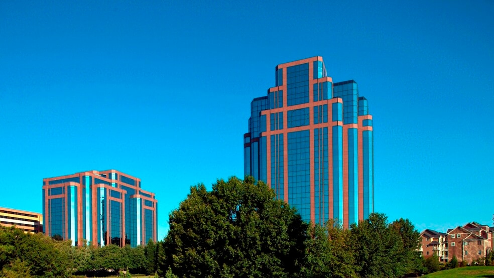 More Photos Of 1050 Crown Pointe Pkwy, Atlanta Coworking Space