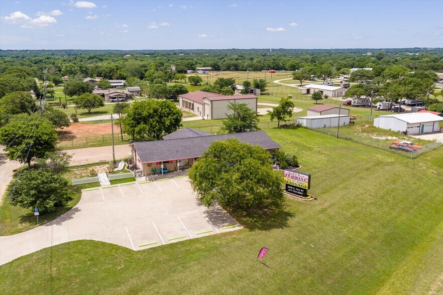 More Photos Of 5236 US-67 Hwy, Alvarado Freestanding For Sale