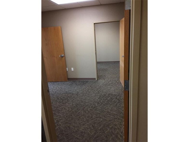 More Photos Of 425 2nd St SE, Cedar Rapids Office For Sale
