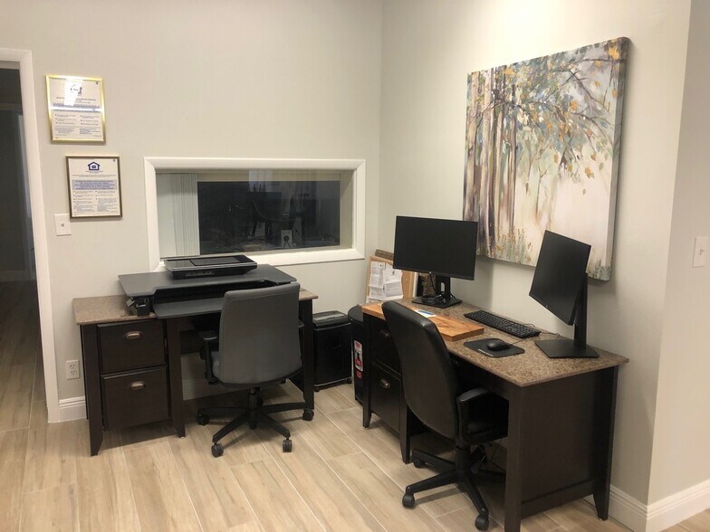 More Photos Of 1315 N Dixie Hwy, Lake Worth Office Residential For Lease