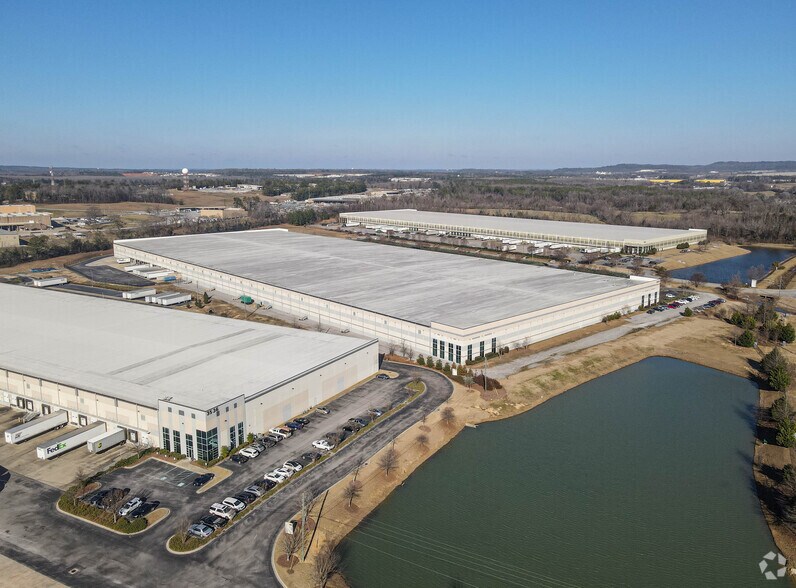 More Photos Of 3400 Highway 31, Calera Distribution For Lease