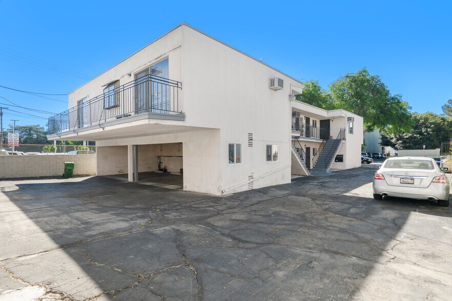 More Photos Of 14525 Albers St, Sherman Oaks Apartments For Sale