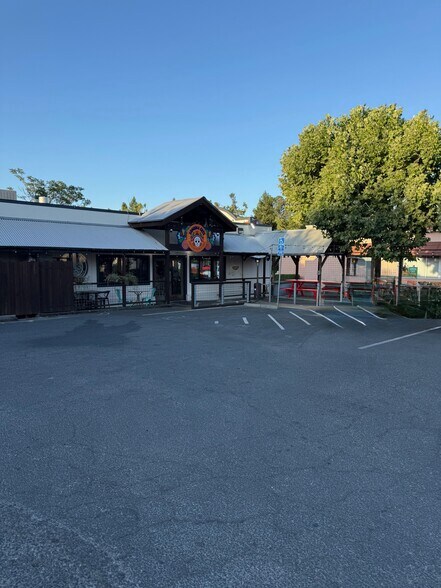 More Photos Of 18125 Sonoma Hwy, Boyes Hot Springs Restaurant For Lease
