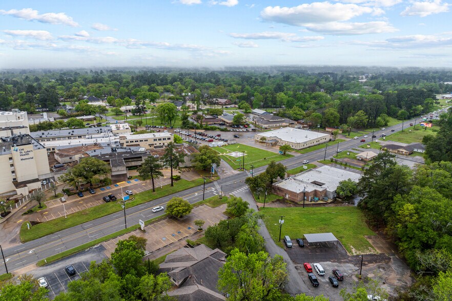 More Photos Of 1306 W Frank Ave, Lufkin Medical For Sale