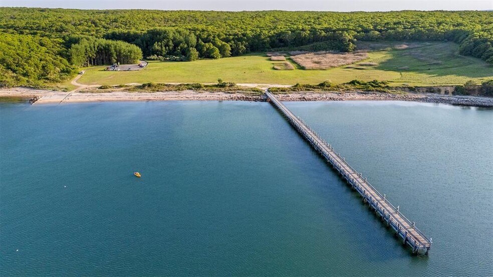 More Photos Of 18 N Shore Rd, Montauk Apartments For Sale