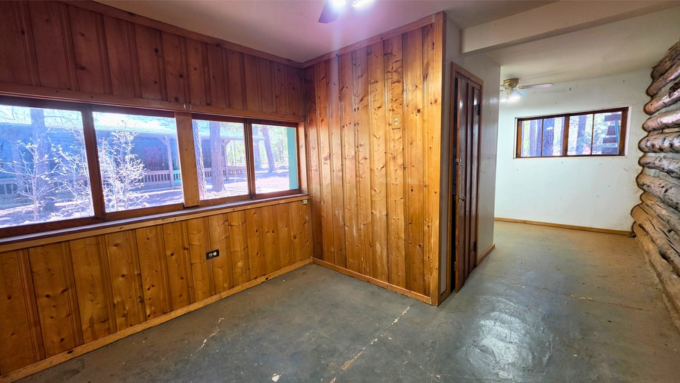 More Photos Of 182 White Mountain blvd, Lakeside General Retail For Sale
