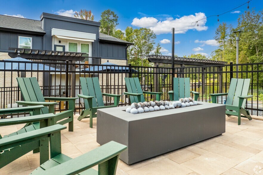 More Photos Of 12801 Lucks Ln, Midlothian Apartments For Sale
