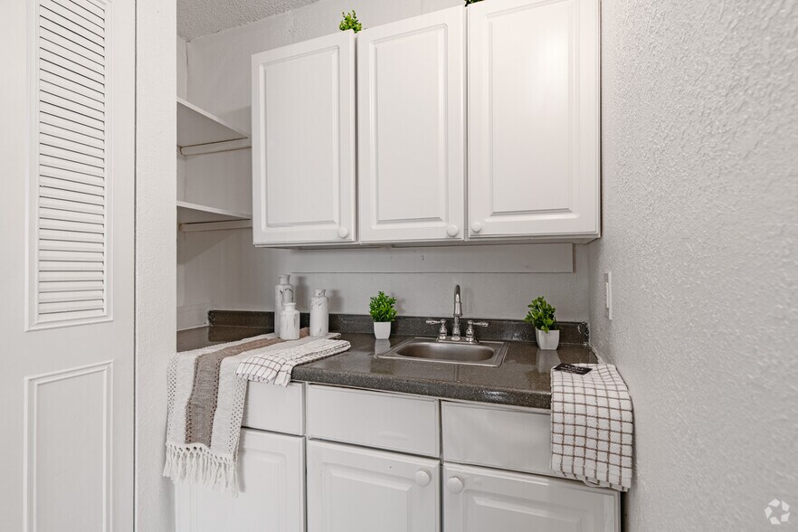 More Photos Of 3870 N Andrews Ave, Oakland Park Apartments For Sale