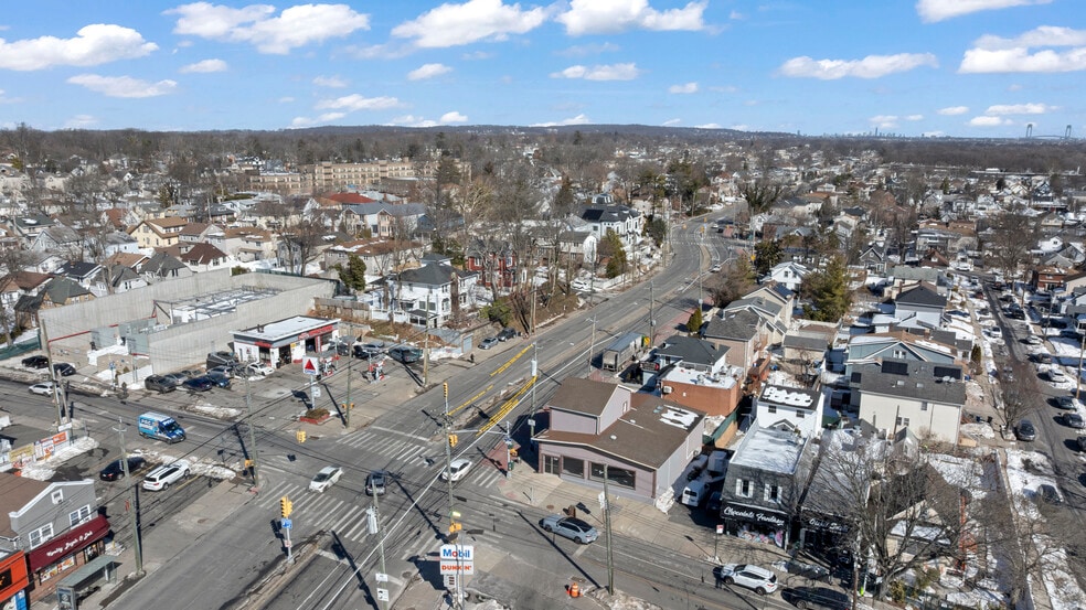 More Photos Of 3990 Hylan Blvd, Staten Island Freestanding For Sale